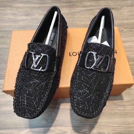 Daftar harga Sepatu Kulit Louis Vuitton Pria Bulan Oktober 2023