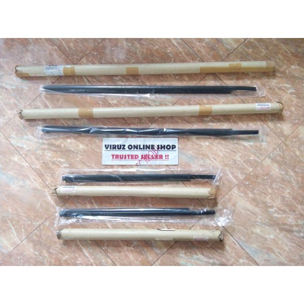 Jual Weatherstrip Wetherstrip Pelipit Karet Kaca Luar Suzuki Swift Set Original Shopee Indonesia