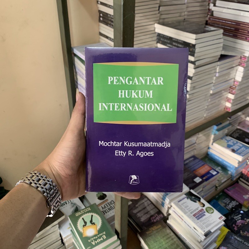 Jual Buku PENGANTAR HUKUM INTERNASIONAL - Mochtar | Shopee Indonesia