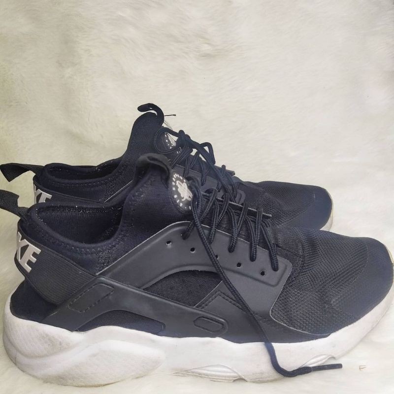 Nike store huarache harga