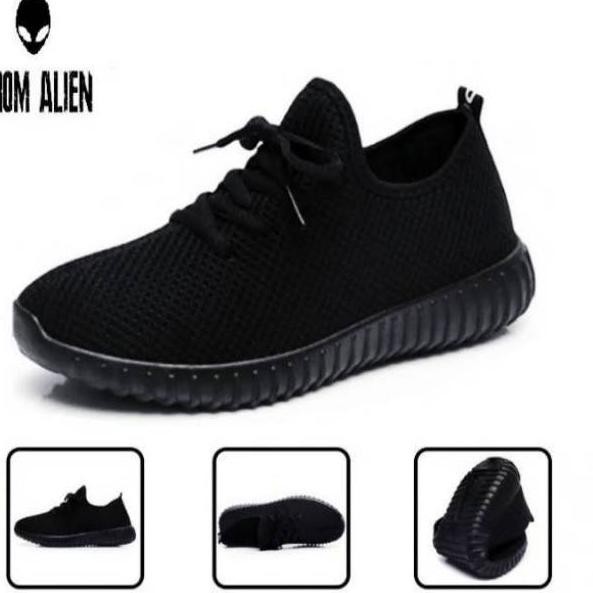 sepatu adidas yzy hitam polos