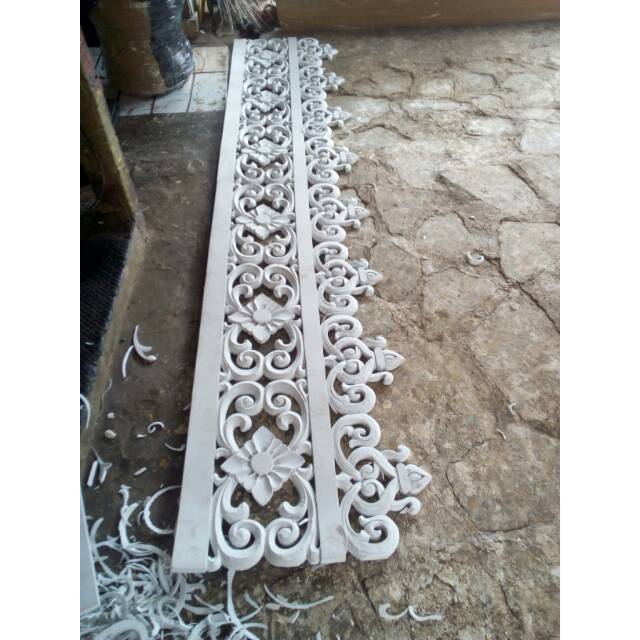 Jual dekorasi pelaminan#Ukiran spon/ tiang( palang atas) + poni renda ...