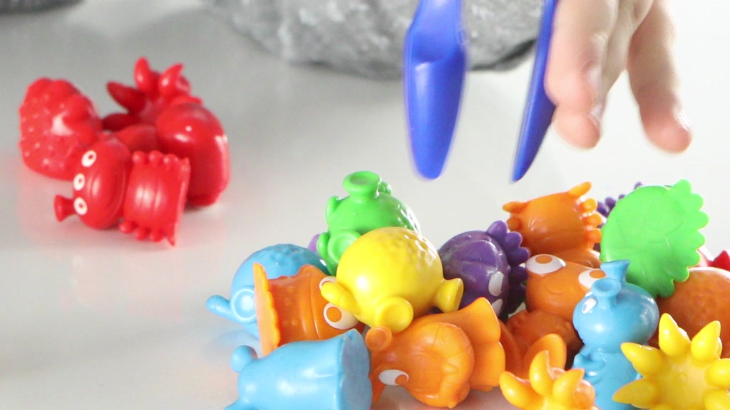Jual Learning Resources Grab & Sort Fine Motor Alien Counters | Shopee ...