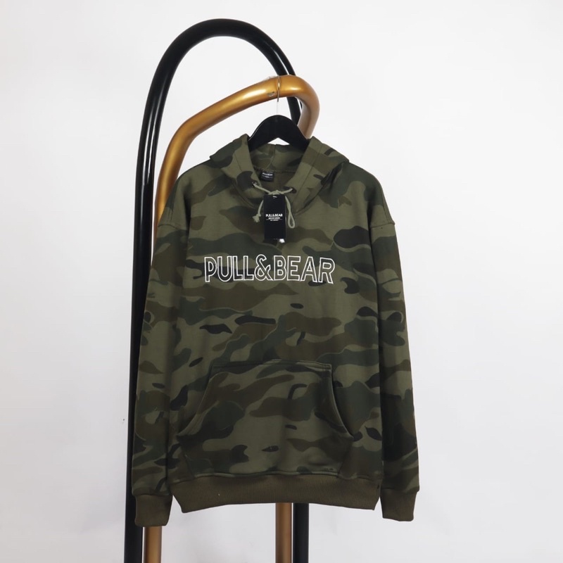 Hoodie pull cheap and bear camo