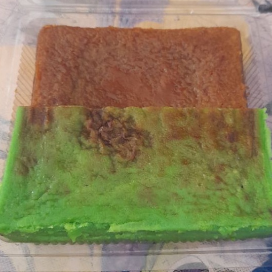 Jual 2 jenis kue basah khas palembang MIX Lapis legit, Engkak, maksuba ...