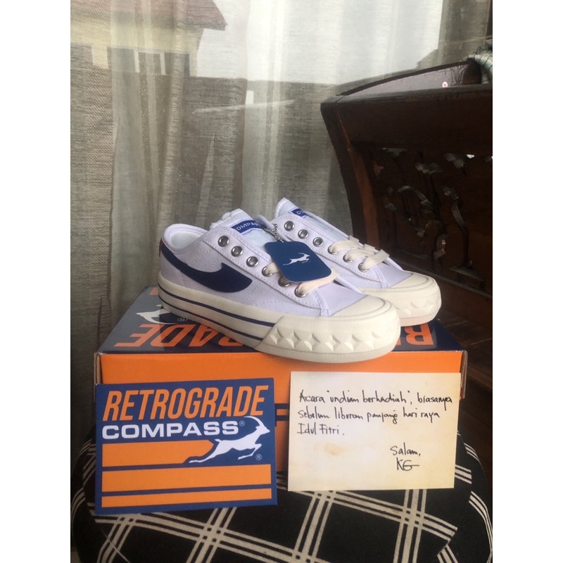 Jual Compass Retrograde Low White Blue 37 | Shopee Indonesia