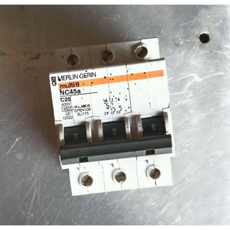 Jual MCB Merlin Gerin NC45A 3phase 25A | Shopee Indonesia