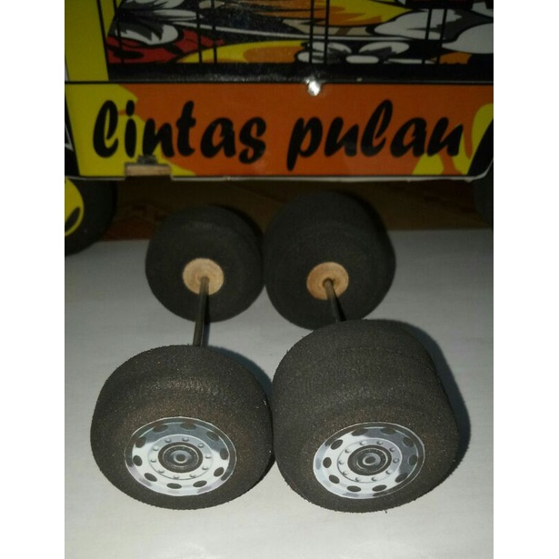 Jual Roda Miniatur Truk&Bus DM 4,5cm Truk Oleng(set komplit) | Shopee ...