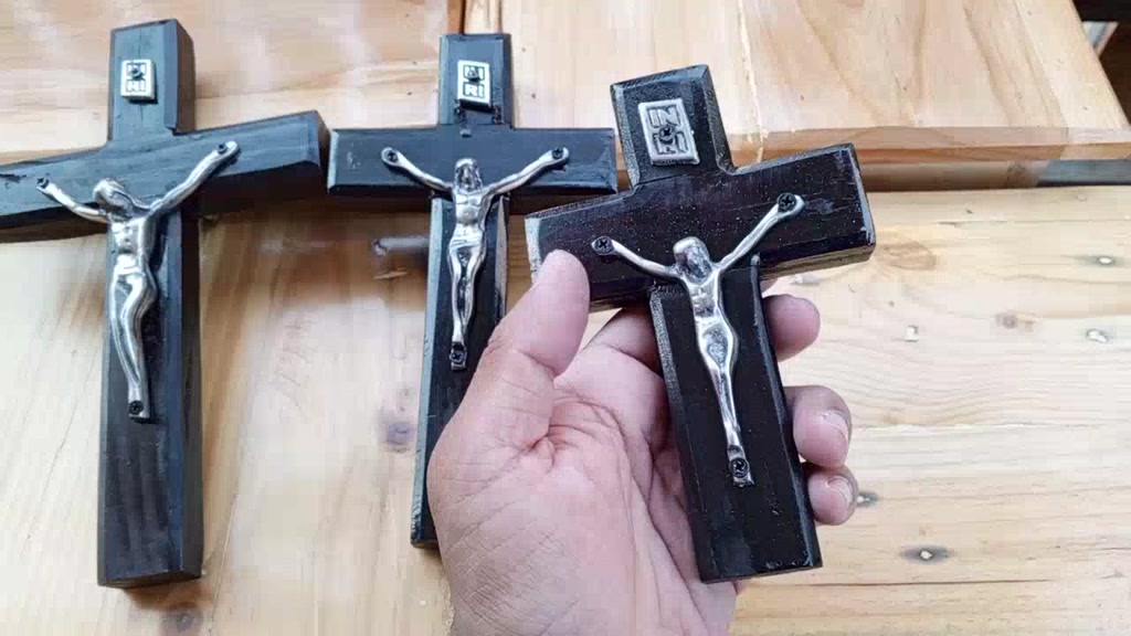 Jual Salib Dinding Patung Yesus INRI Hitam Salib Katolik Salib Dinding ...