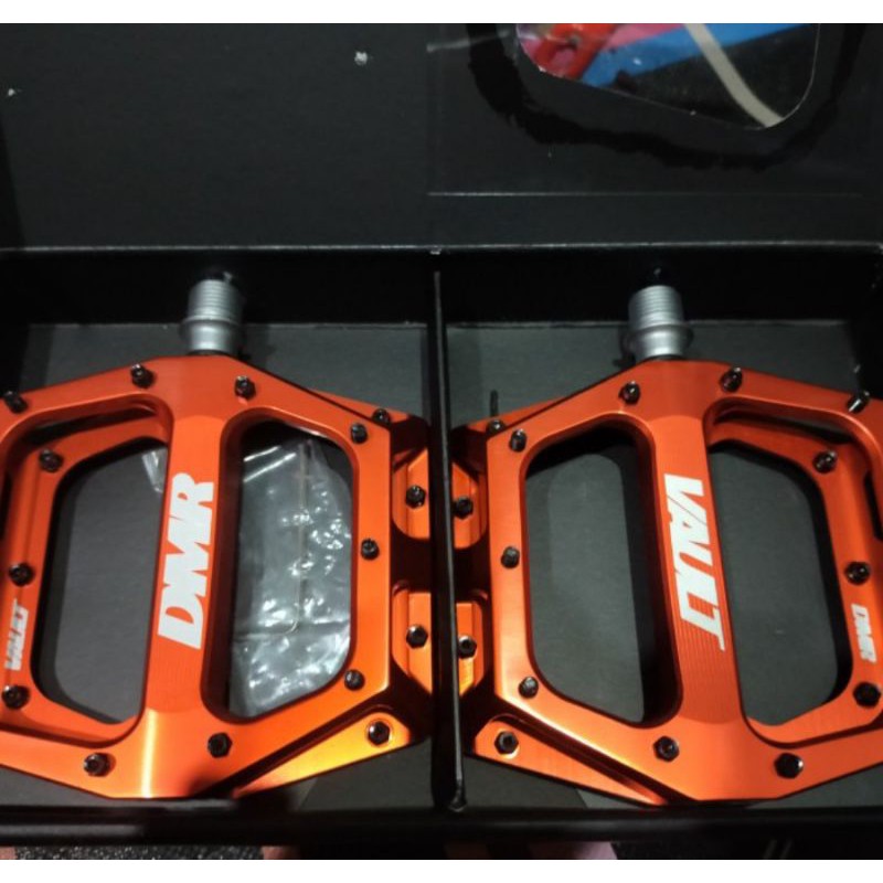 メーカー純正品】【正規代理店品】DMR ペダル Vault Pedal Copper