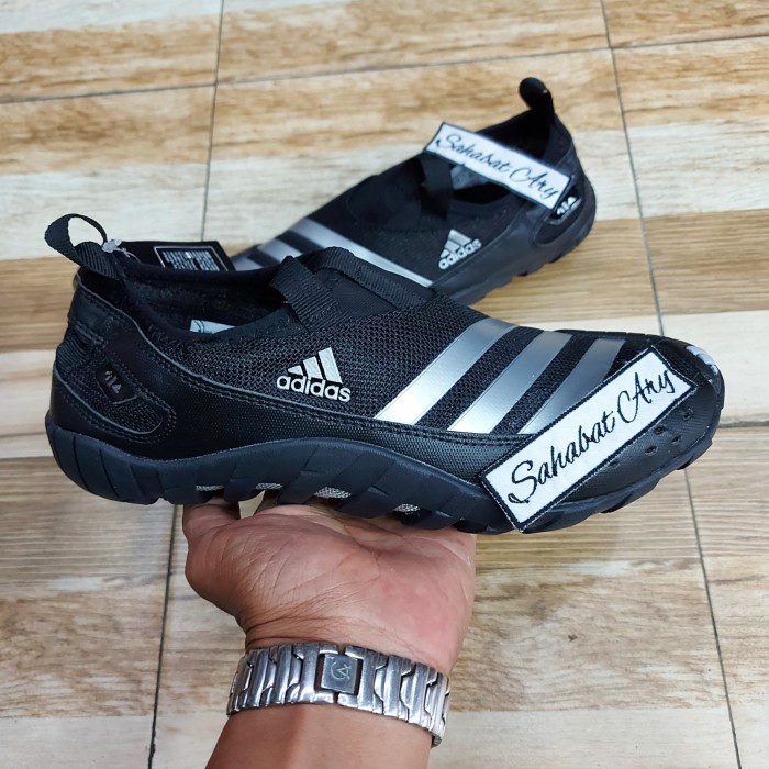 Foto sepatu adidas jawpaw sale