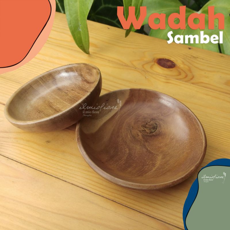 Daftar bahan sambel bawang dalam wadah plastik di meja dapur