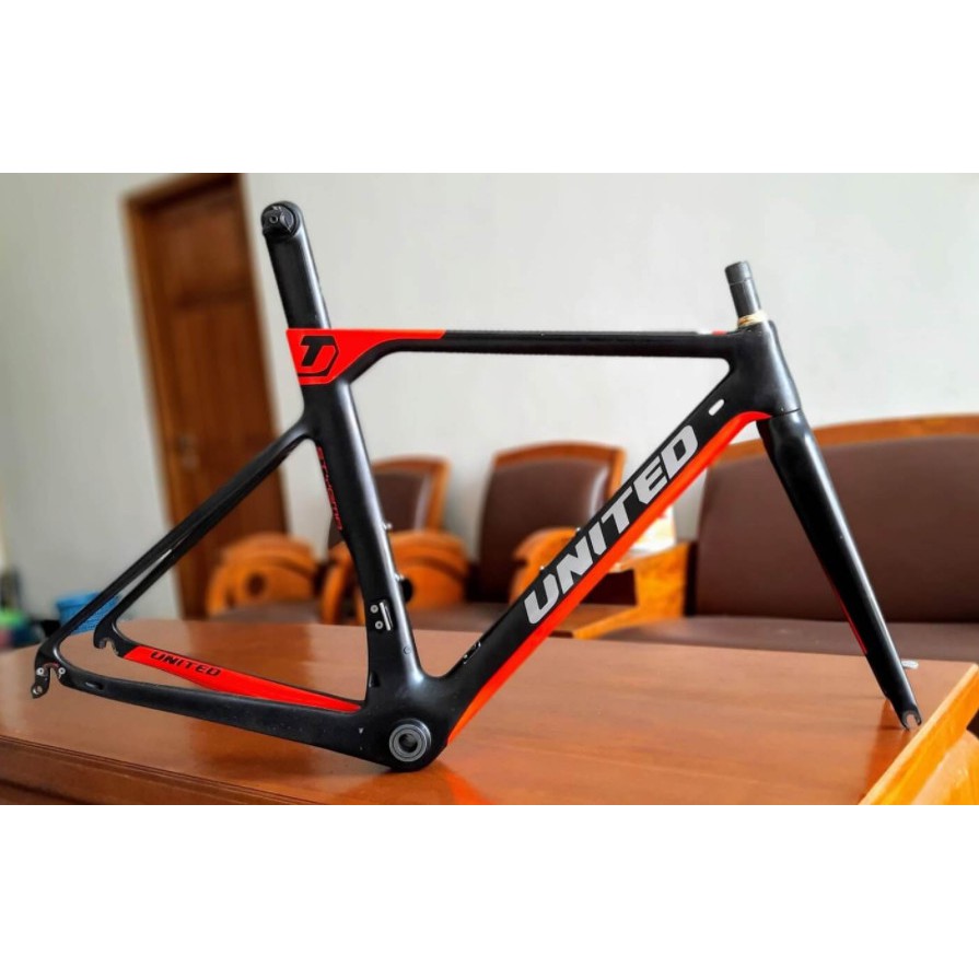 Frame carbon hot sale road bike murah