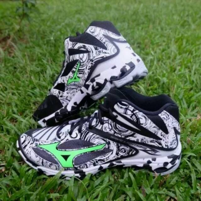 Mizuno lightning shop z3 mid