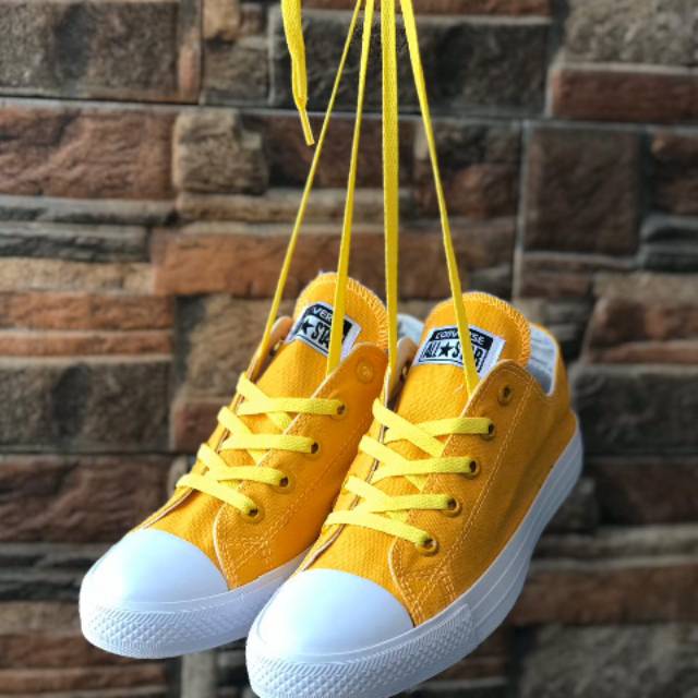 Jual Sepatu converse allstar kuning ct2/polos +box | Shopee Indonesia