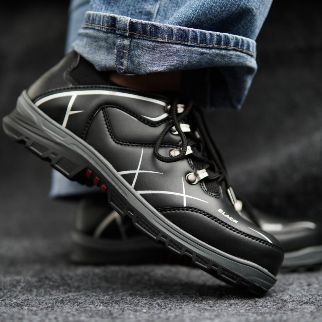 Jual Sepatu boots pendek safety pria Black Force Titan proyek kerja ...