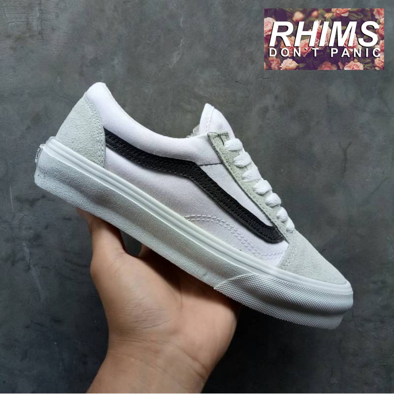 Vans old skool 2024 white with black stripe