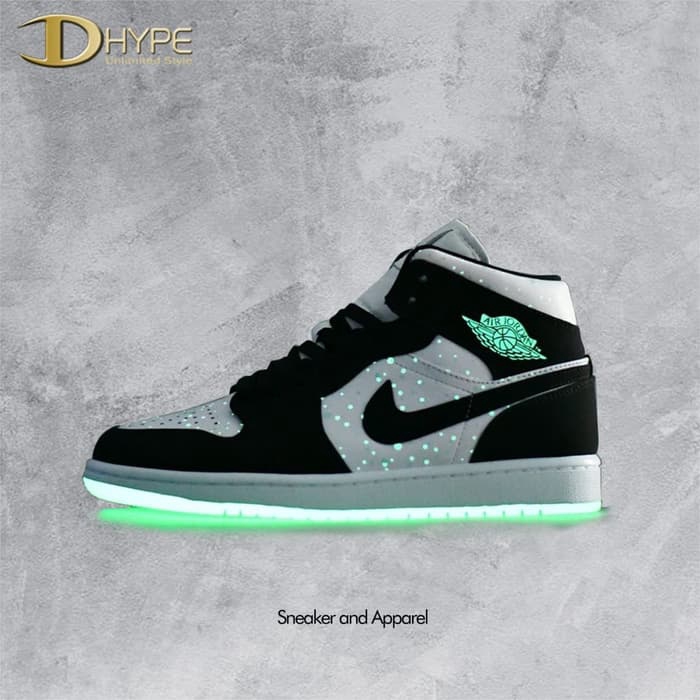 verkeer onvergeeflijk Spreek luid Jual Nike Air Jordan 1 Mid White Black Teal Tint (Glow in the Dark) - 39 |  Shopee Indonesia