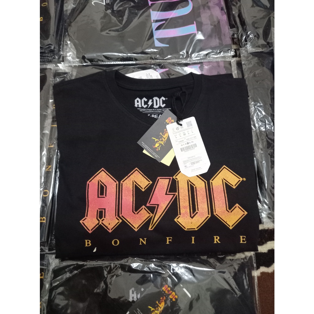 Jual T-Shirt Pullandbear (ACDC) BONFIRE BLOW UP YOUR VIDEO New