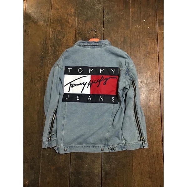 Tommy hilfiger big 2024 logo denim jacket