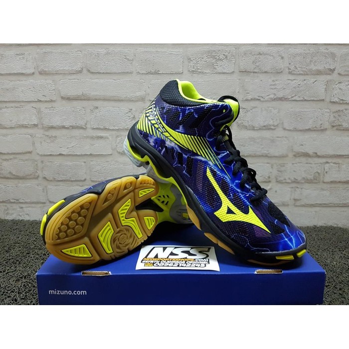 Harga sepatu mizuno lightning clearance z4