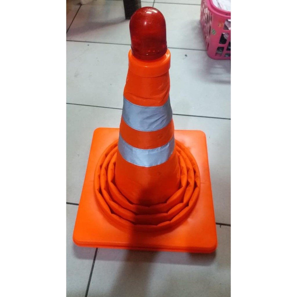 Jual TRAFFIC CONE LIPAT LAMPU MURAH SAFETY K3 RAMBU | Shopee Indonesia