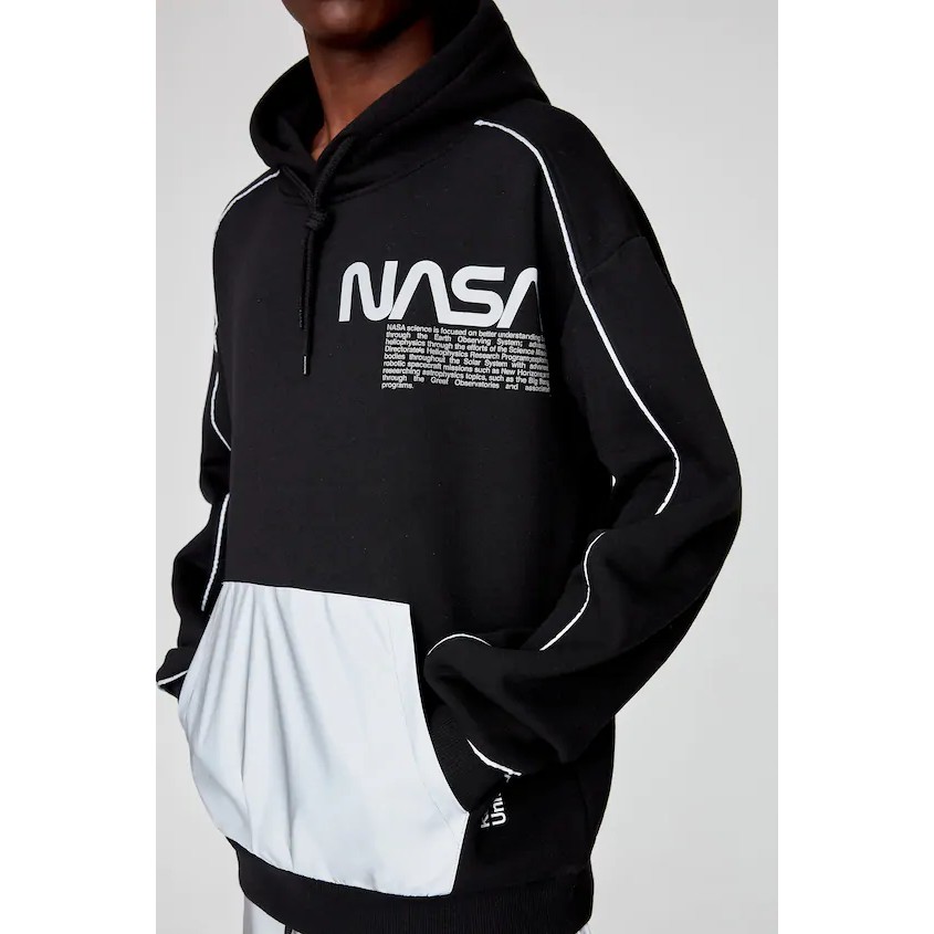 Pull and bear nasa sweatshirt hotsell