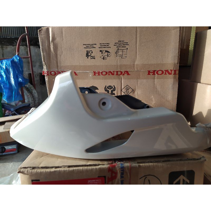 Undercowl deals cb150r new