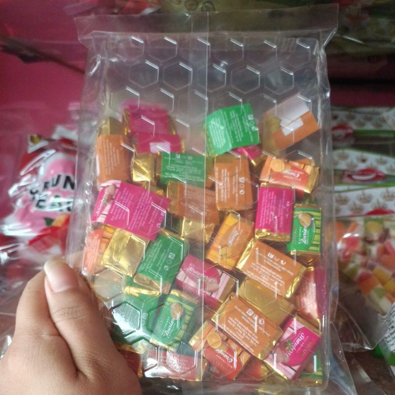 Jual Checkers 400g Mini Chunky Chocolate Mix Fruit | Shopee Indonesia