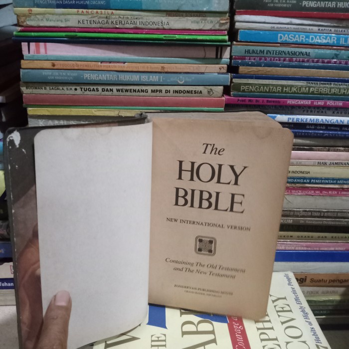 Jual ORI BEKAS BUKU THE HOLY BIBLE | Shopee Indonesia