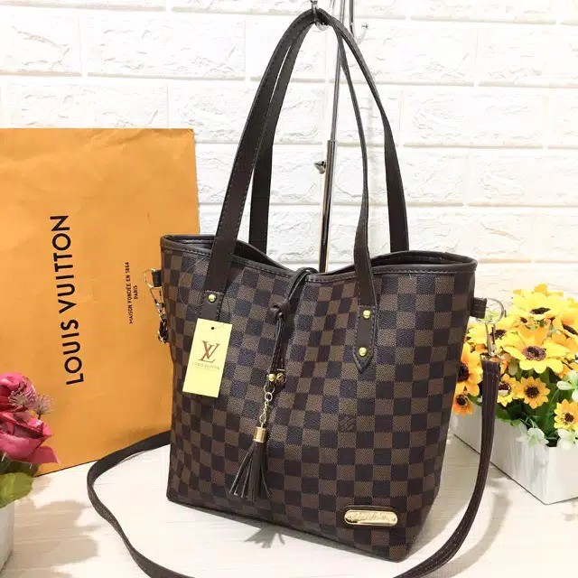 Harga tote clearance bag lv