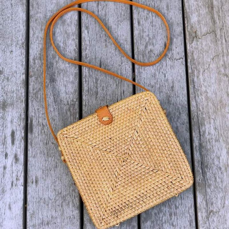 Jual Tas Etnik Anyaman Rotan Model Kotak Khas Lombok Shopee Indonesia 