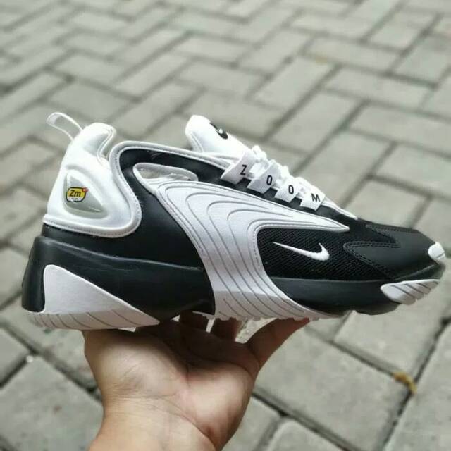 Nike zoom 2000 sales black and white