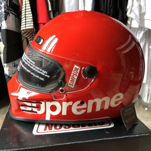 Supreme x 2024 simpson helmet