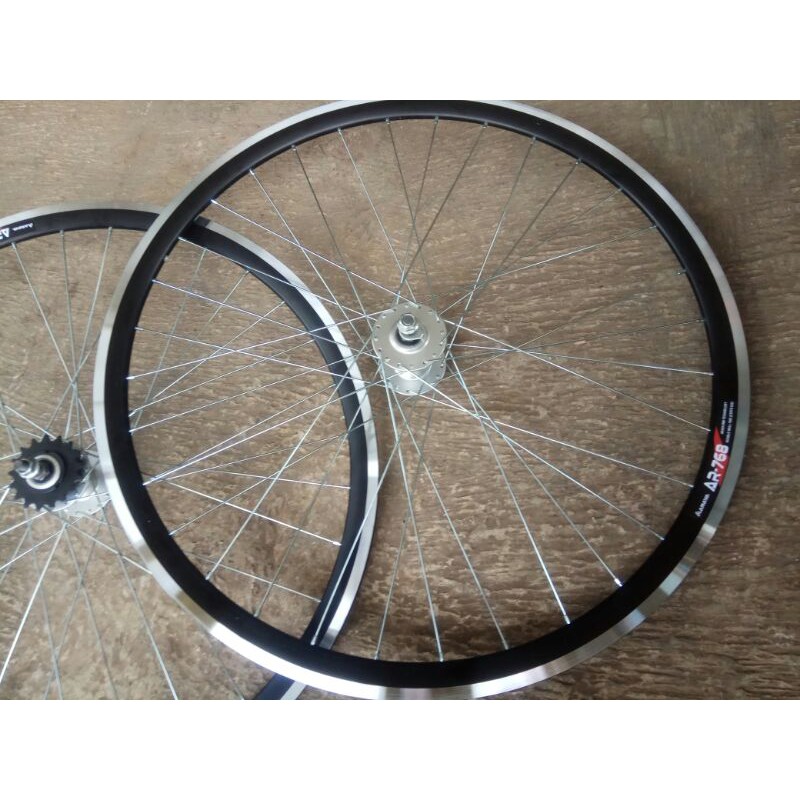 Jeu de roues 28 aluminium 700C (ETRTO 622x20) Double paroi