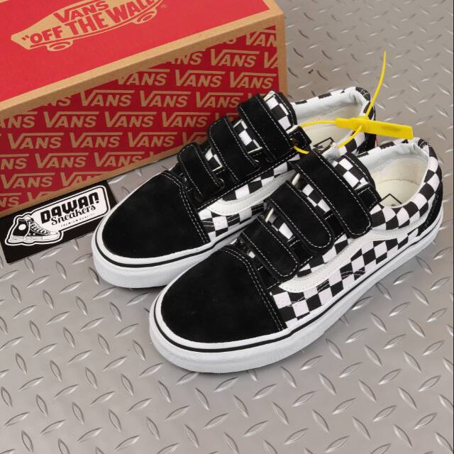 Vans old skool checkerboard on sale velcro