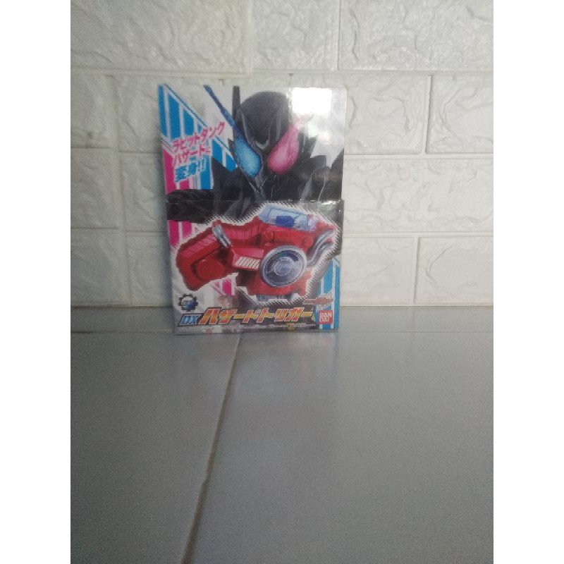 Bandai Kamen Rider Build DX Hazard Trigger – Giocattolo Per Trasformazione, 3+ Anni, Con Luci E Suoni - 3