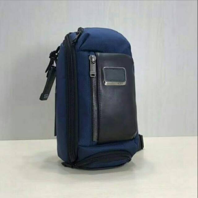 Tumi kelley sling hauling navy