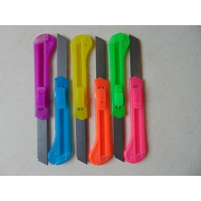 Jual Cutter Besar Pisau Carter Murah L-500 Warna Menarik Murah Meriah ...