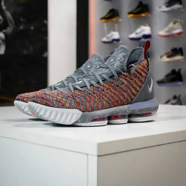 SEPATU NIKE LEBRON 16 MULTICOLOR