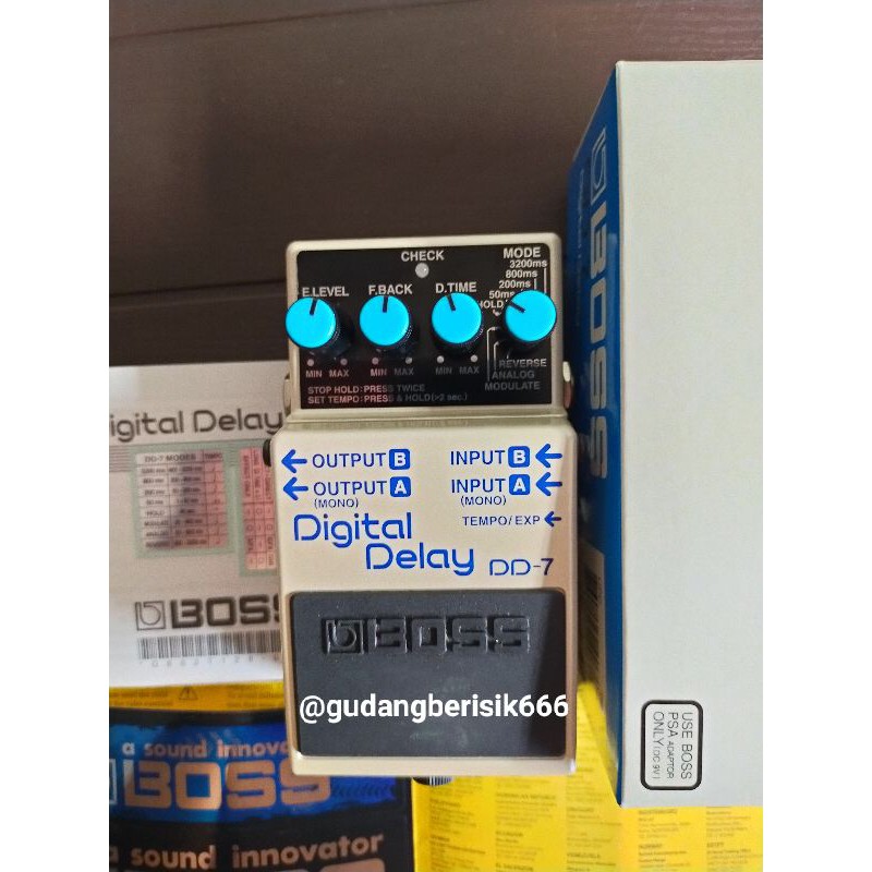 BOSS Digital Delay DD7箱　取説付き BOSS (ボス) Digital Delay（デジタルディレイ） DD-7 箱・説明