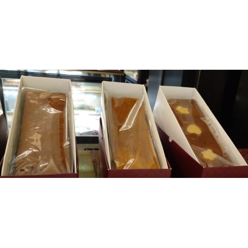 Jual Holland Bakery lapis legit varian keju, prunes, coklat dan