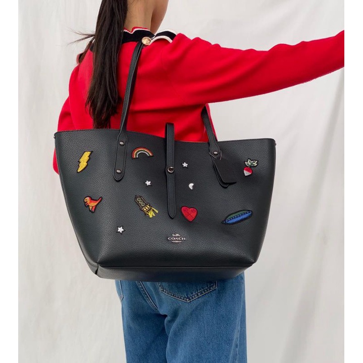 Coach market tote with souvenir embroidery hotsell