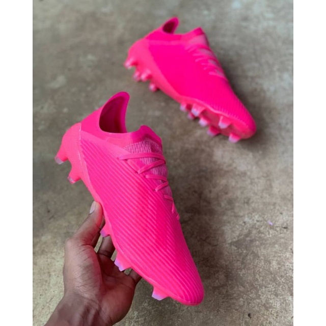 Foto sepatu 2025 adidas warna pink