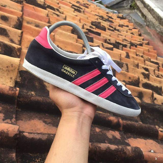 Adidas gazelle og store black red