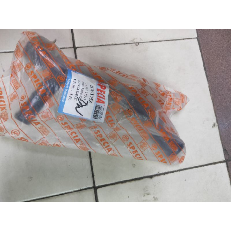 Jual pipa radiator toyota starlet 1000cc | Shopee Indonesia