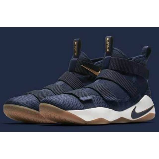 Harga nike 2025 lebron soldier 11