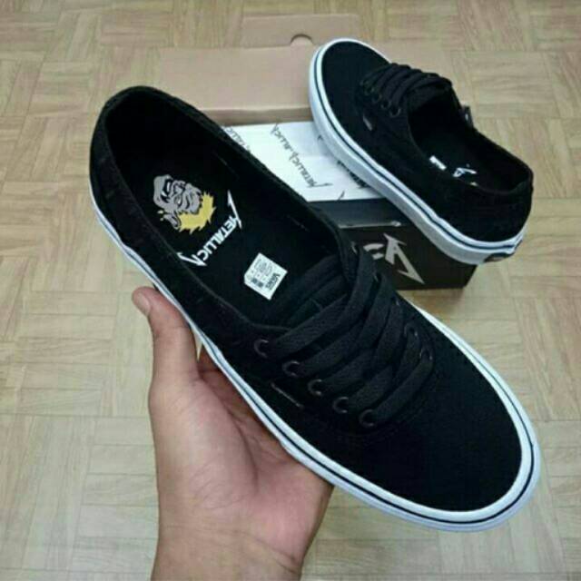 Vans hotsell authentic metallica