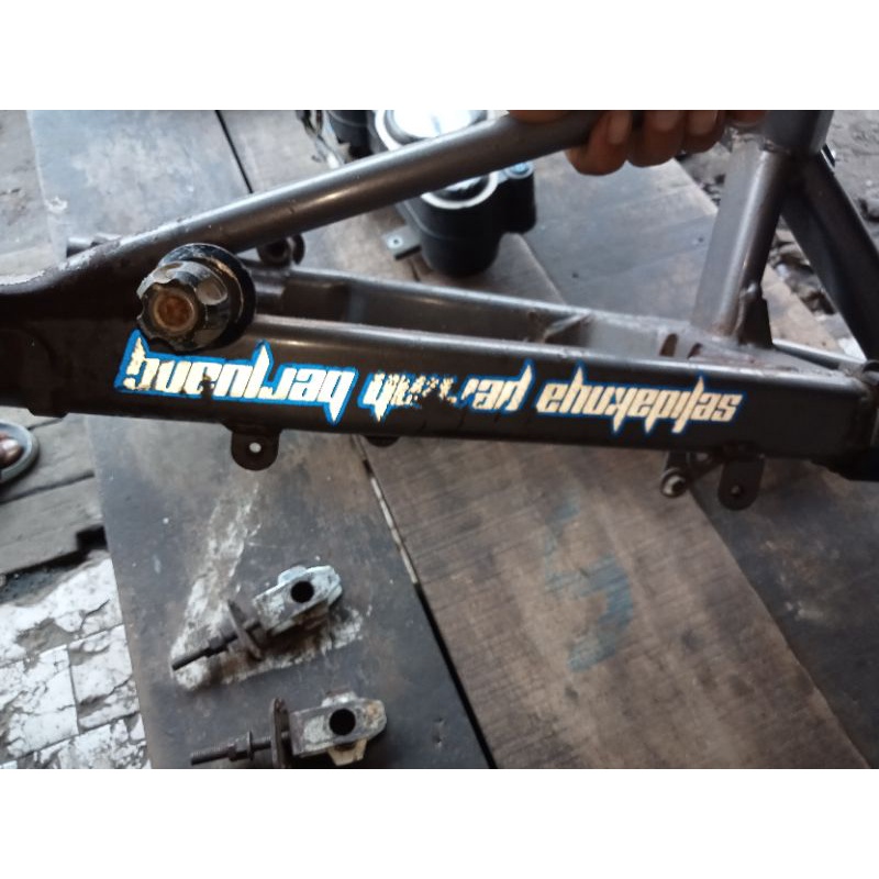 Jual AREM atau sasis kawasaki ninja RR new.barang asli copotan original ...