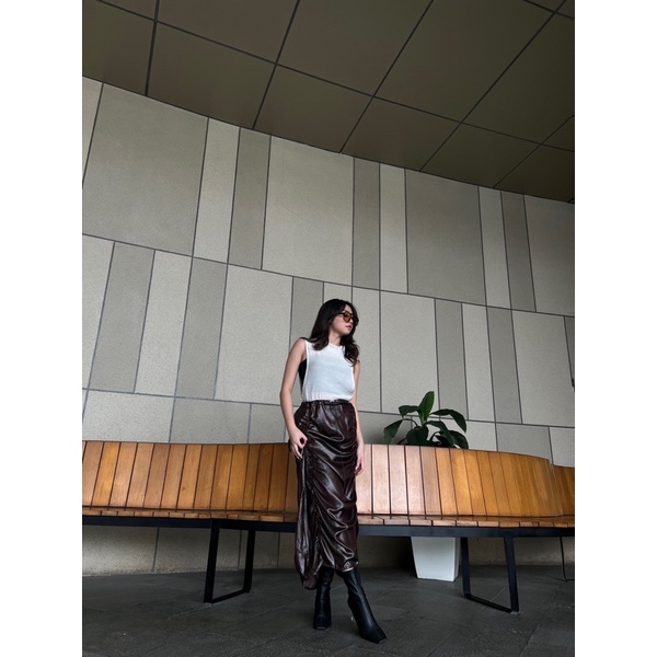 Jual Arlo skirt ( super murah-skirt-midi skirt-leather skirt) | Shopee Indonesia
